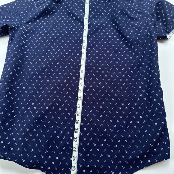 Men’s International Report Short Sleeved Shirt
Size Large​ - Picture 5 of 6